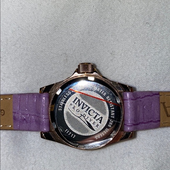 Invicta Pro Diver Model 11717 - Picture 5 of 6